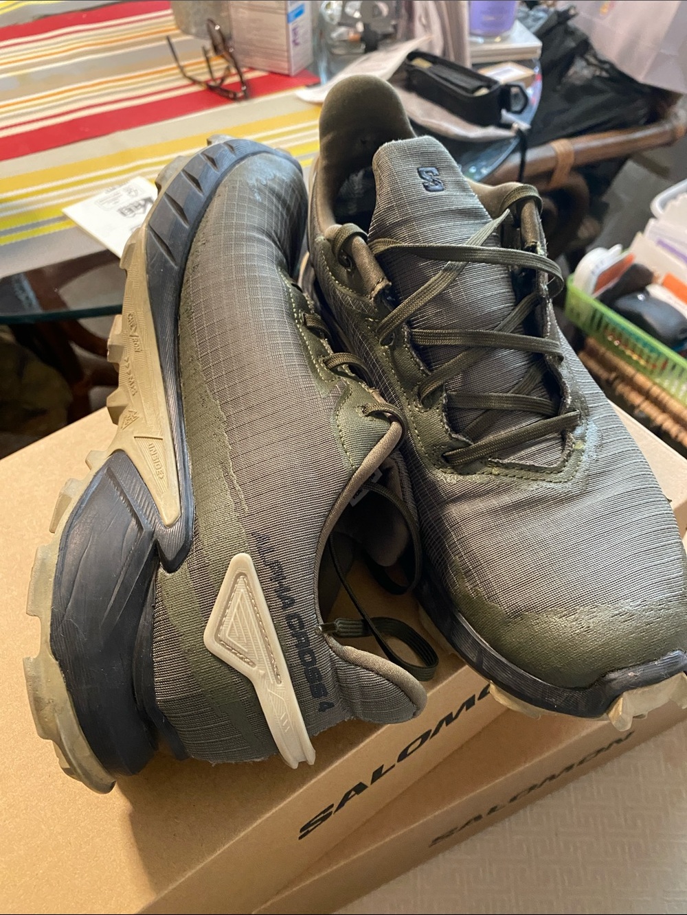 Salomon -Alphacross 4 GTX
Olive Green and Tan Trail Sneakers - Picture 5 of 7